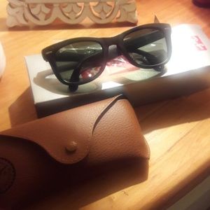 NWT Rayban Foldable Wayfarer